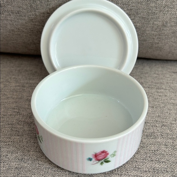 Delicate Rose Pink and White Floral and Stripes Ceramic Trinket Box - Picture 2 of 4